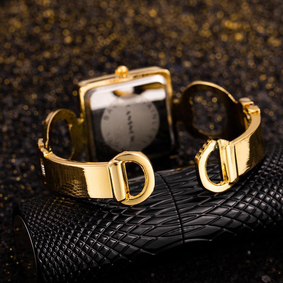 سوار فاخر ساعة اليد النسائية ا - مراجعة Quiet Luxury Watch وسعره