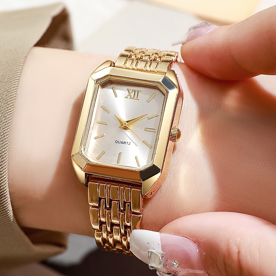 ساعة يد نسائية فاخرة من الكوار - مراجعة Luxury Watch Square وسعره