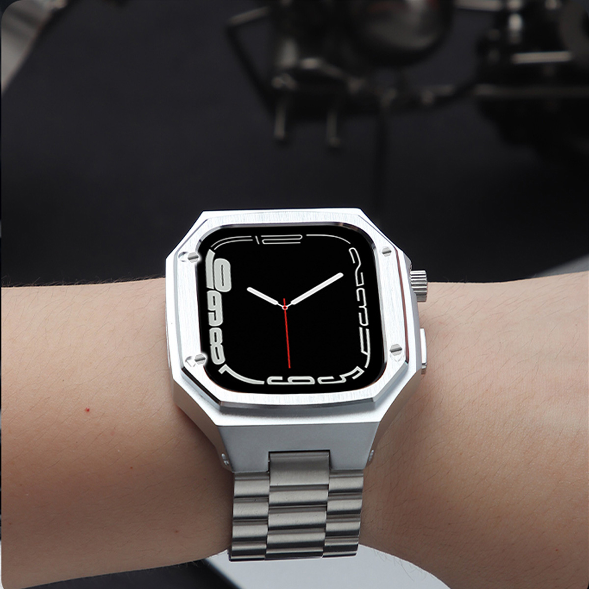 طقم تعديل معدني فاخر لساعة أبل - مراجعة Luxury Watch Apple وسعره