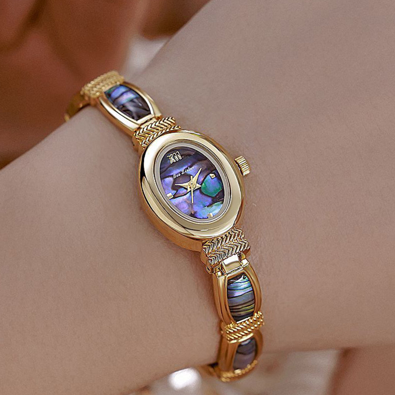 البيضاوي الهاتفي النساء ساعات  - مراجعة Quiet Luxury Watch وسعره