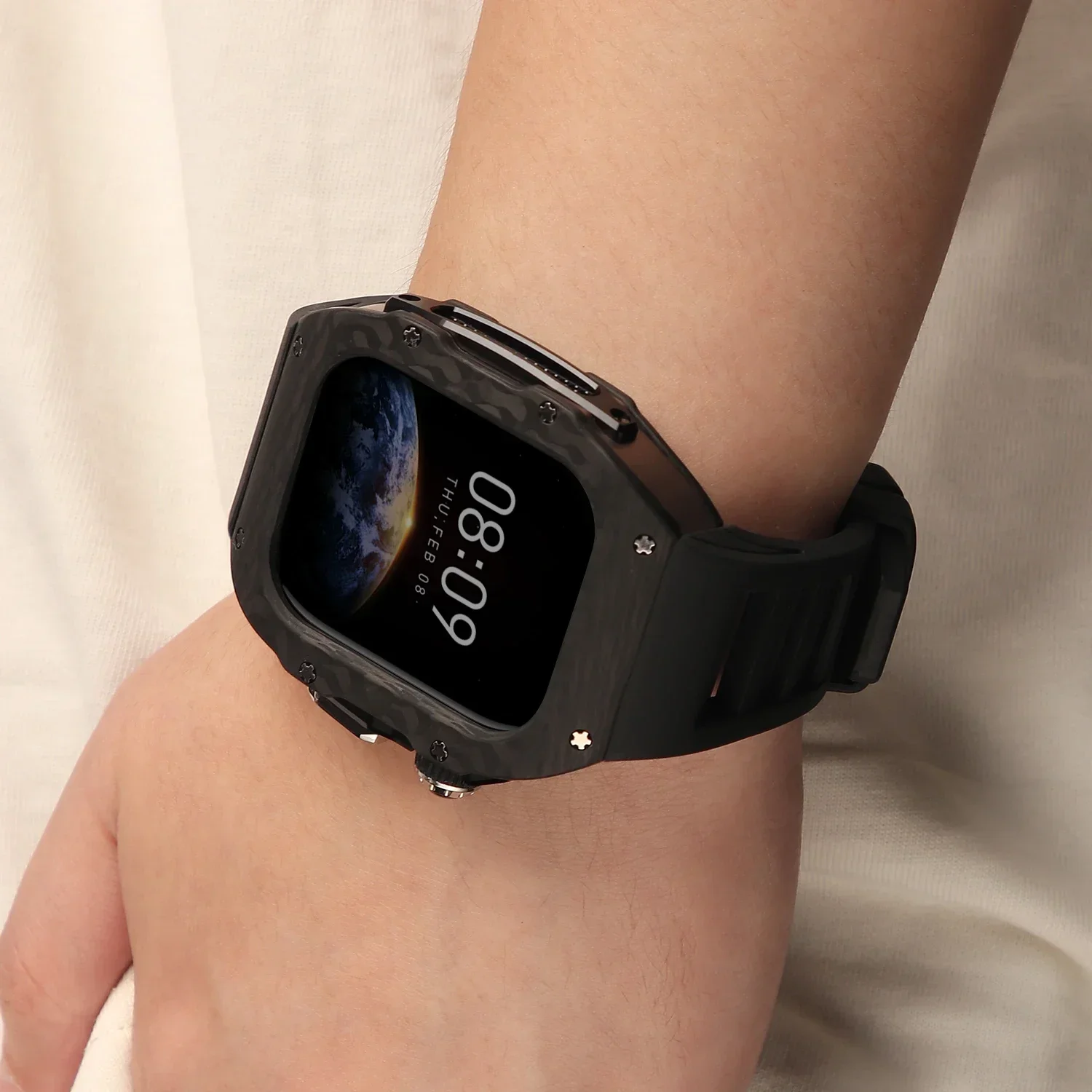 غطاء من ألياف الكربون لساعة أب - مراجعة Luxury Watch Apple وسعره