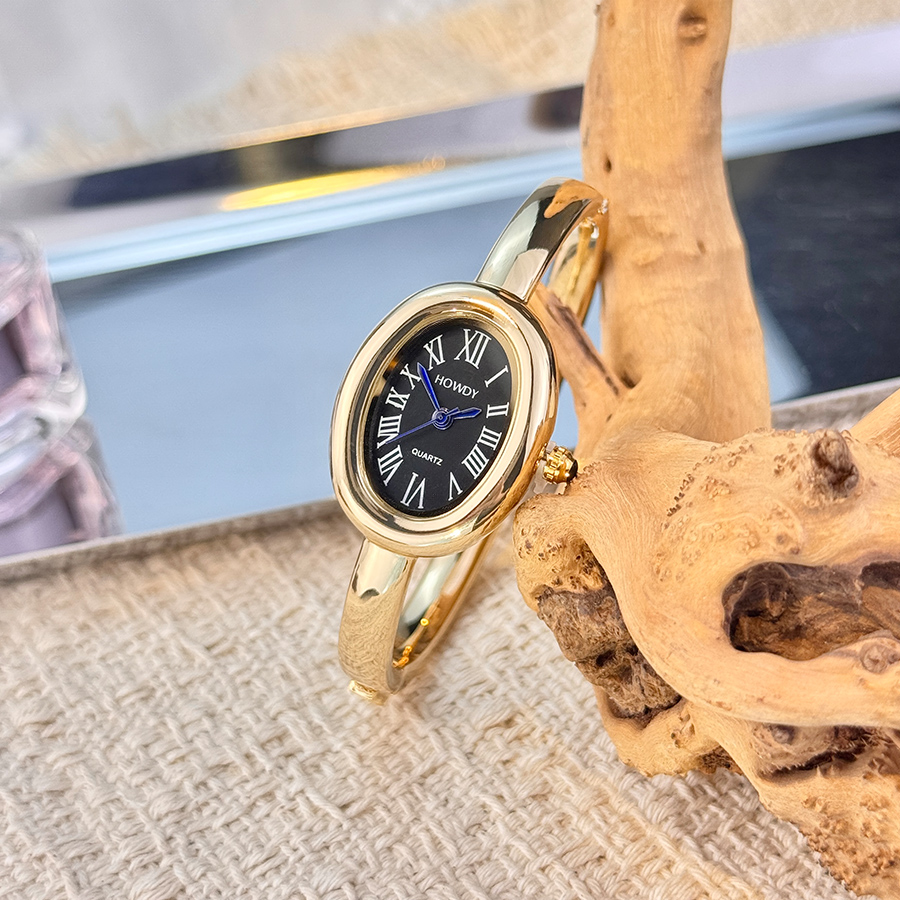 ساعة يد نسائية فاخرة بتصميم جد - مراجعة Quiet Luxury Watch وسعره